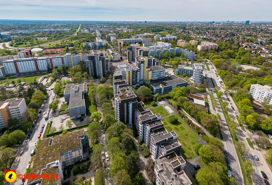 04.05.2023 - Luftbilder vom Marx-Zentrum uns seiner Umgebung in Neuperlach